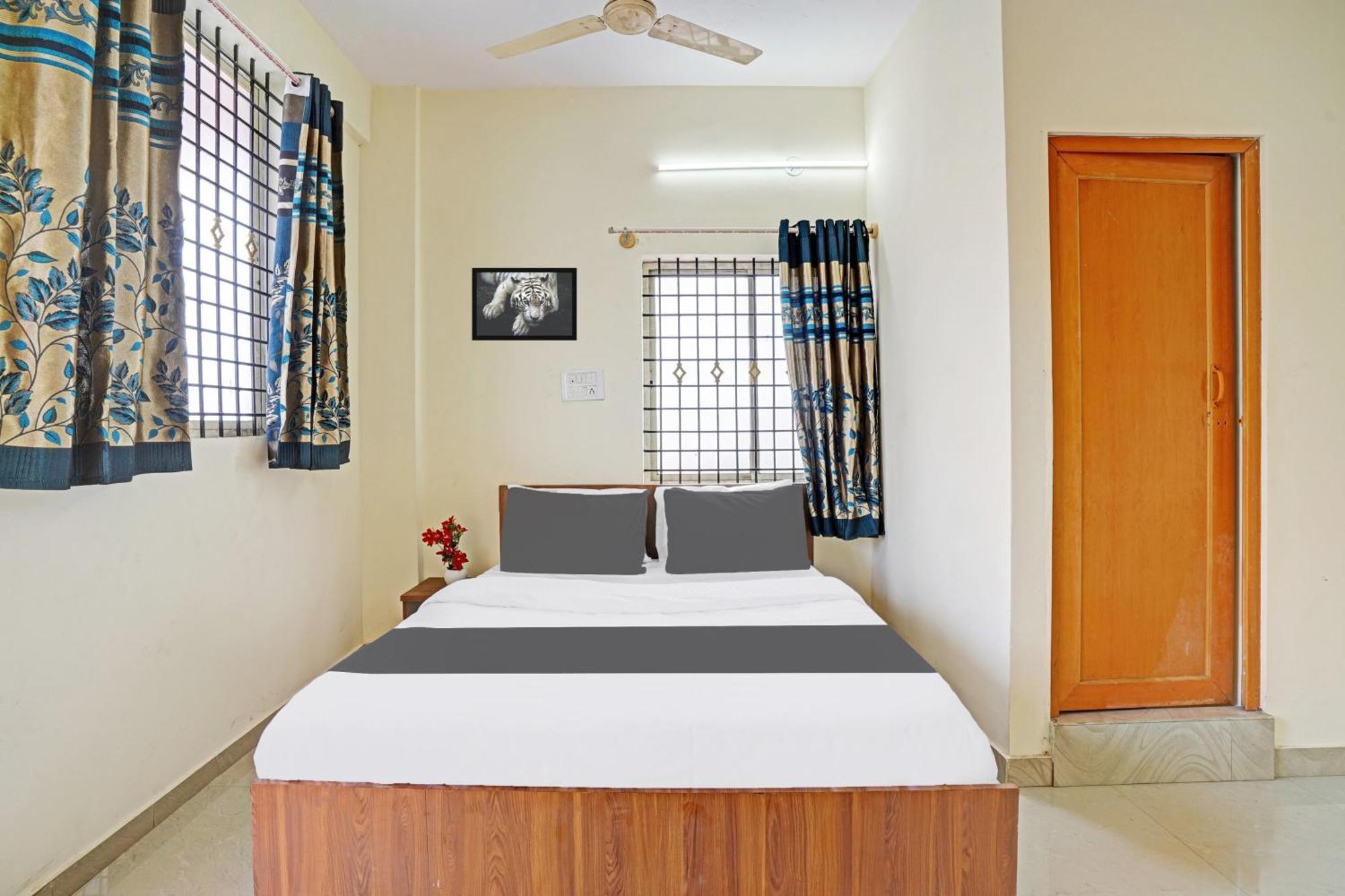 Hotel O Sv Lodge Bangalore Bagian luar foto