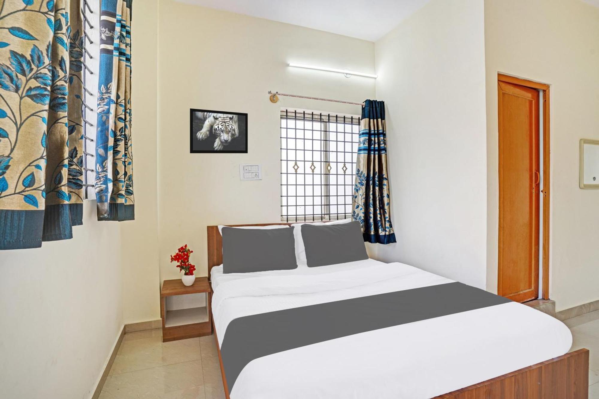 Hotel O Sv Lodge Bangalore Bagian luar foto